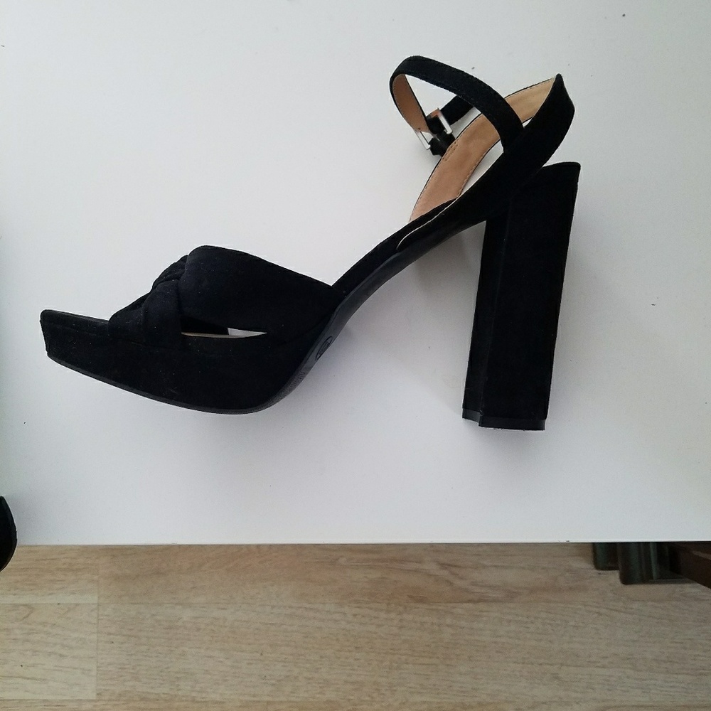 Black Strappy Platform Heels - Picture 5 of 7